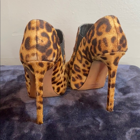 Nine West 3in cheetah booties - Picture 2 of 3